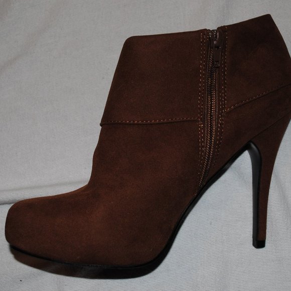 NIB SZ 10 BROWN FAUX SUEDE 5IN HEEL WOMEN'S BOOTY - Picture 3 of 6